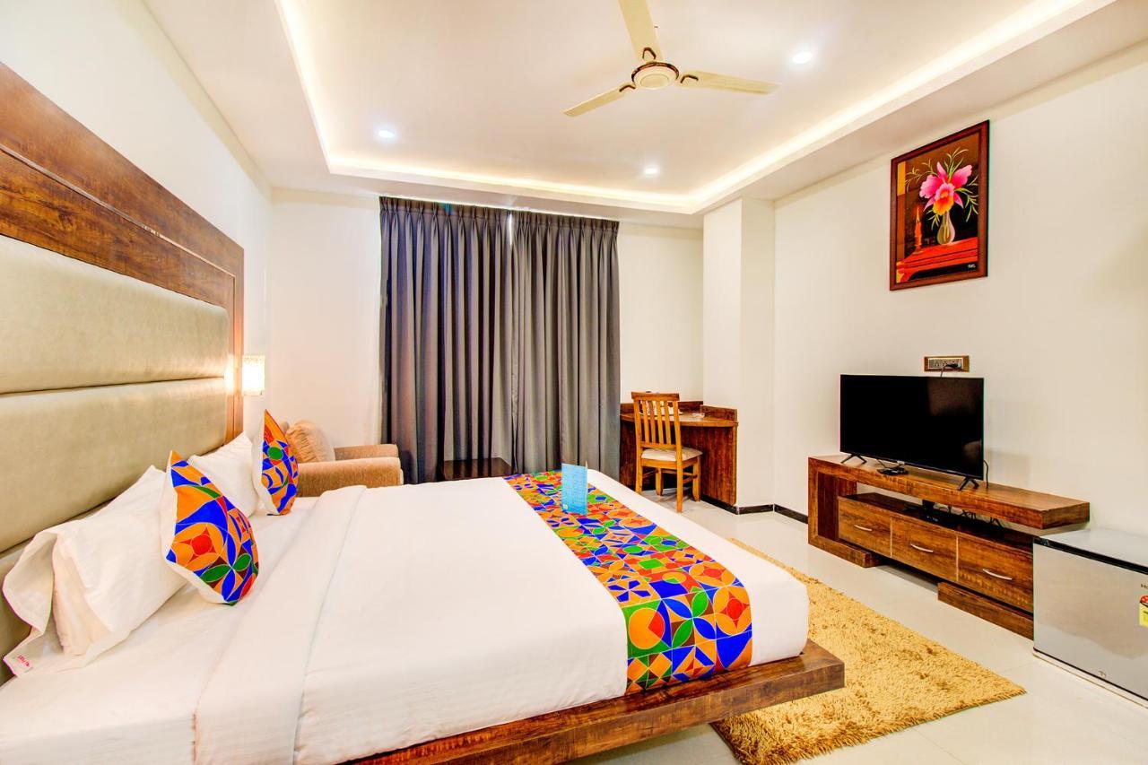 Fabhotel The Royal Suites - Nr Gopalan Innovation Mall Бангалор Экстерьер фото